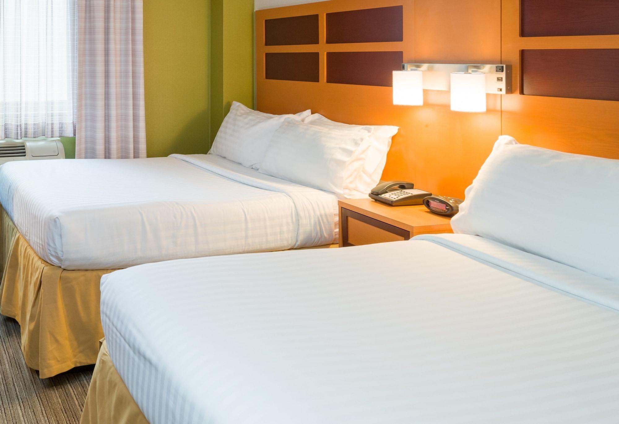 Holiday Inn Express - Times Square By Ihg Ню Йорк Екстериор снимка
