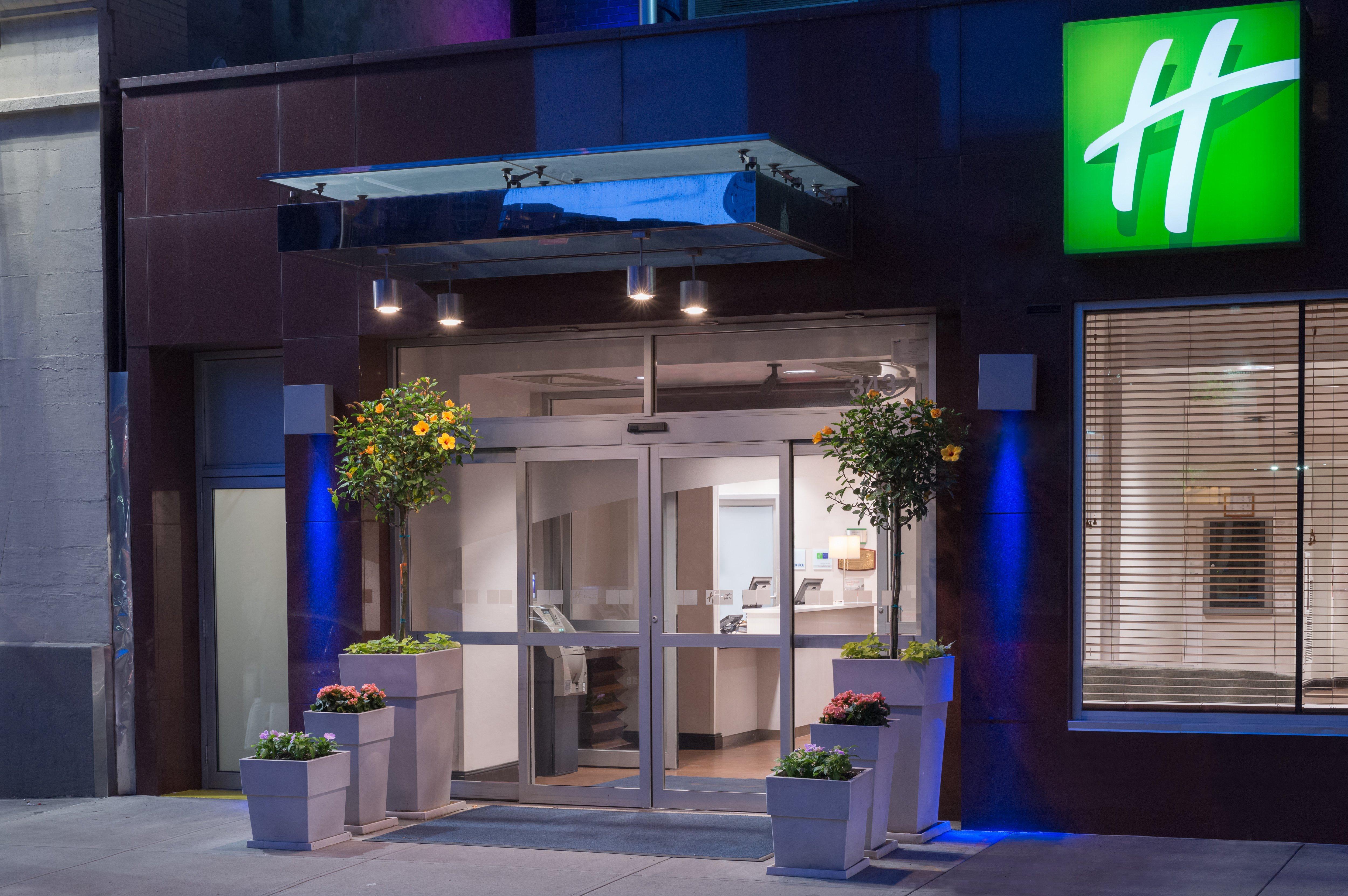 Holiday Inn Express - Times Square By Ihg Ню Йорк Екстериор снимка